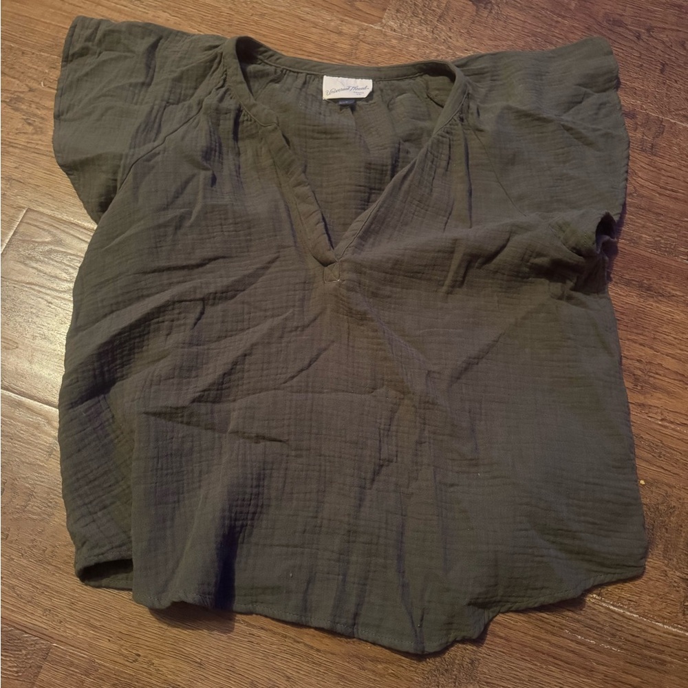 Universal thread S green top